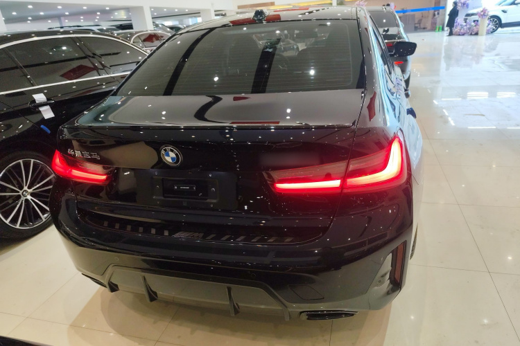 宝马3系 2024款 325Li M运动曜夜套装车身外观6004