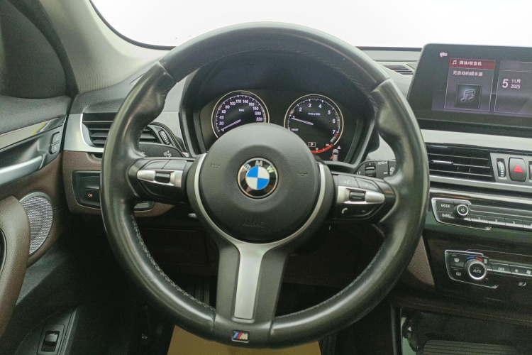 宝马X1 2021款 sDrive20Li 尊享型中控内饰13