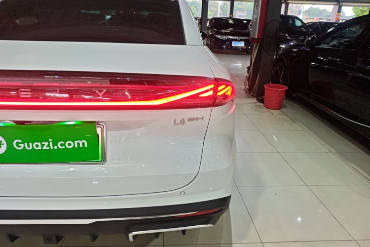 吉利银河 银河L6 2025款 EM-i 60km 启航版车身外观9