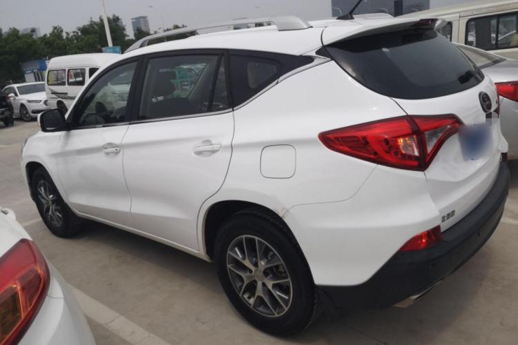 比亚迪 宋 2018款 1.5TID 自动智联尊贵型车身外观6003