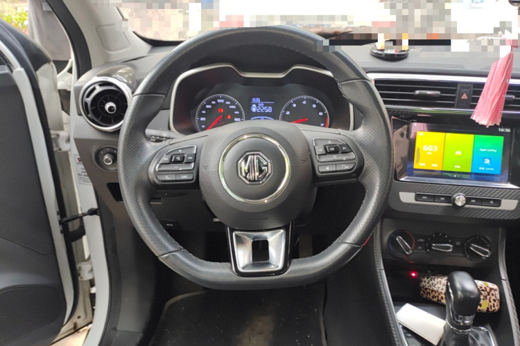 名爵ZS 2018款 1.5L 自动豪华版 国V中控内饰13