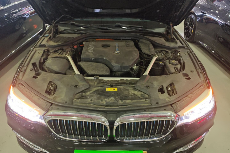 宝马5系新能源 2019款 改款 530Le 豪华套装机舱底盘24