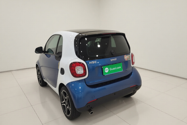 smart fortwo 2016款 0.9T 66千瓦硬顶极致版车身外观5