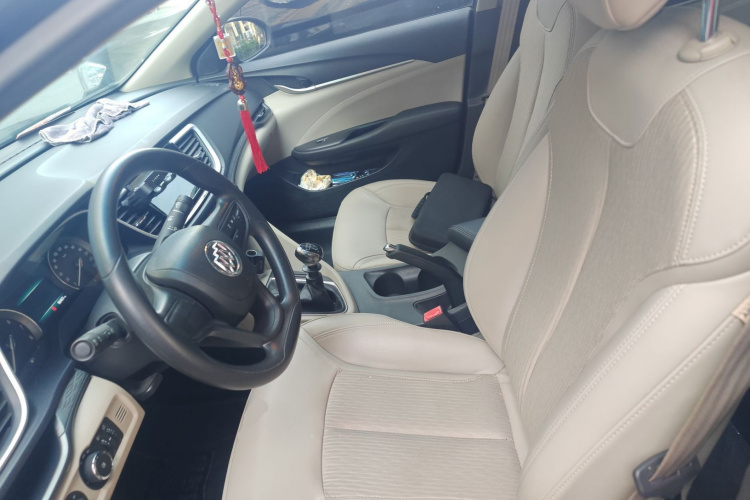 别克 英朗 2016款 15N 手动精英型中控内饰19