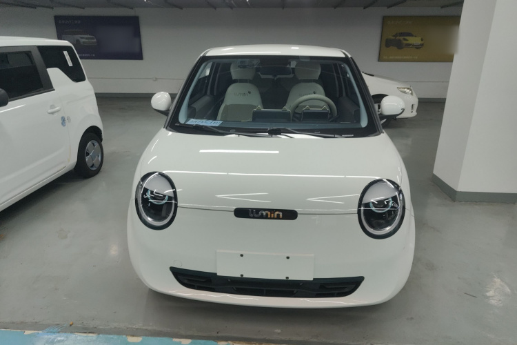 长安启源 长安Lumin 2022款 155km 清甜款车身外观2