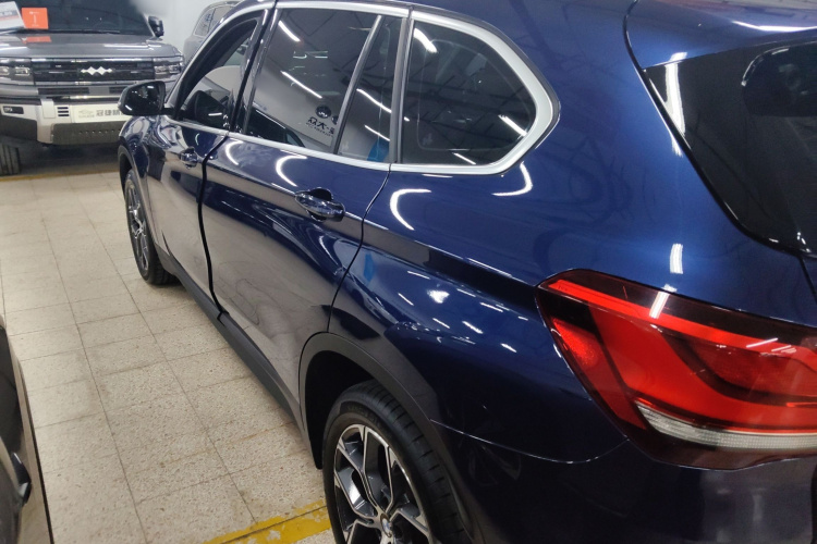 宝马X1 2020款 sDrive25Li 领先型车身外观6003