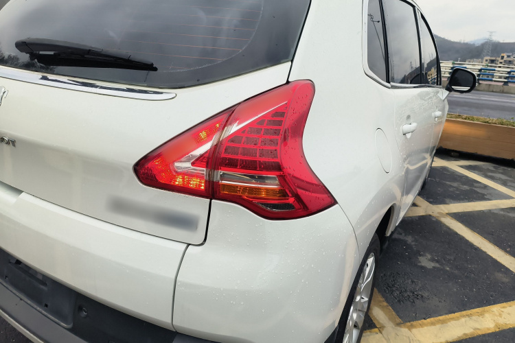 标致3008 2015款 1.6THP 自动经典版车身外观9