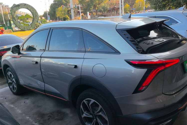 哈弗神兽 2022款 1.5T 智享版车身外观4