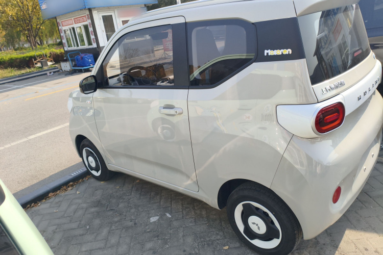 五菱汽车 宏光MINIEV 2024款 第三代 215km 青春版车身外观4