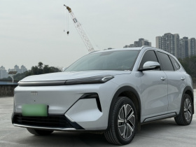 吉利银河 银河星舰7 EM-i 2025款 120km 启航+版