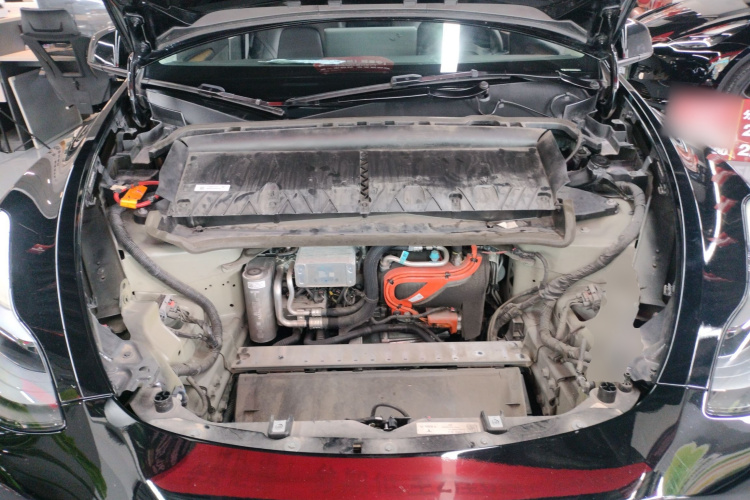 特斯拉 Model Y 2022款 长续航全轮驱动版机舱底盘24