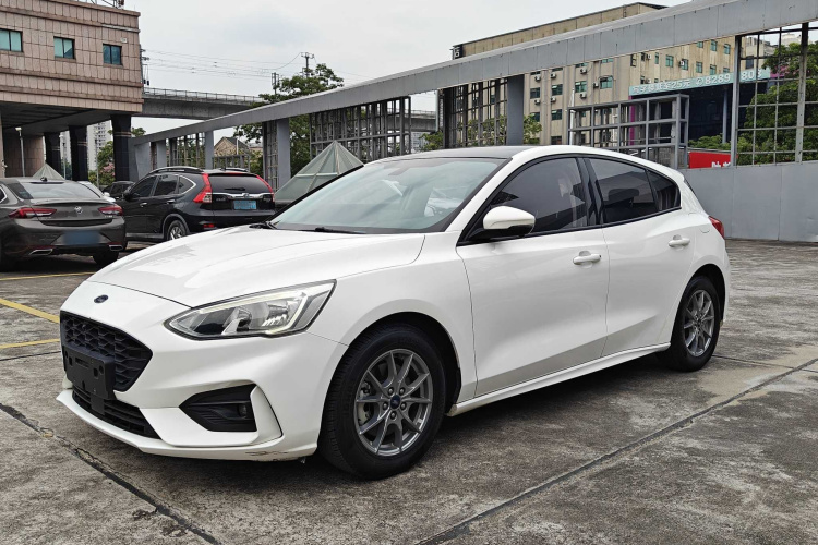 福特 福克斯 2020款 两厢 EcoBoost 180 自动锋潮型车身外观1