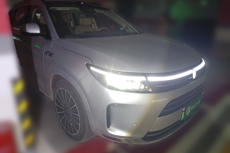 鸿蒙智行 问界M7 2024款 1.5T 智驾四驱Max版 6座车身外观3