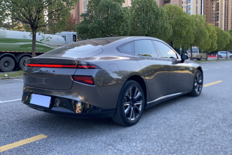 小鹏P7 2020款 670N车身外观6005