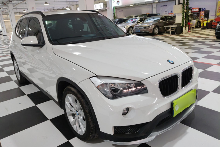 宝马X1 2014款 sDrive18i 时尚型车身外观3