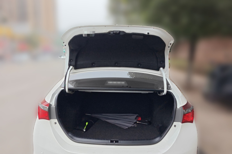 丰田 卡罗拉 2017款 改款 1.6L 手动GL中控内饰23