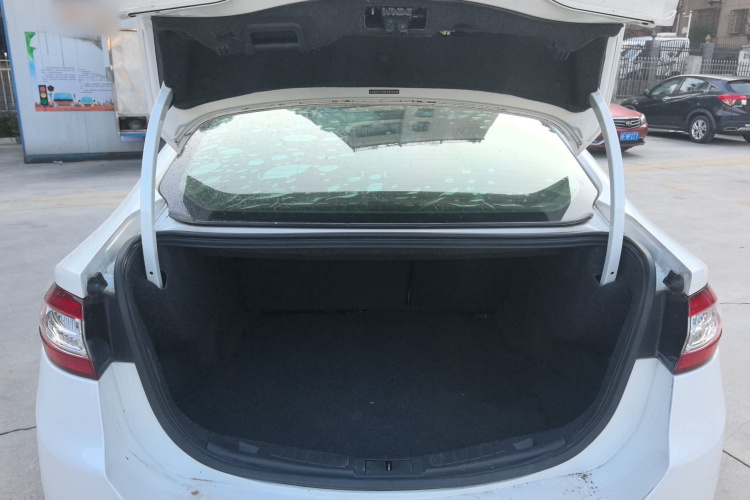 福特 蒙迪欧 2013款 2.0L GTDi240豪华运动型机舱底盘23