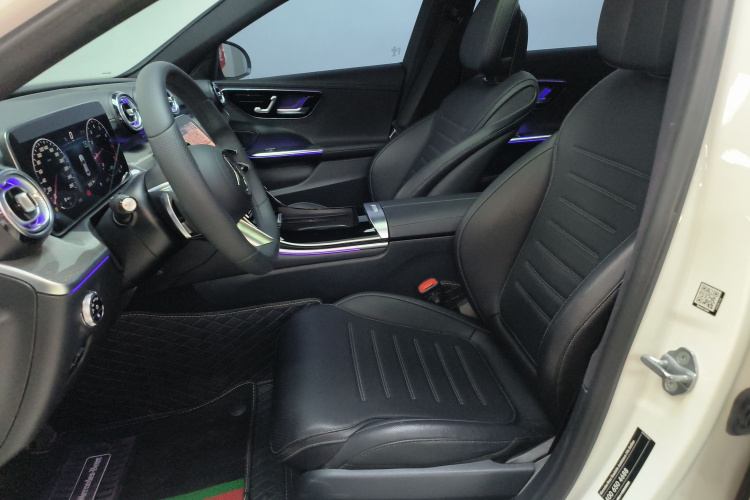 奔驰C级 2022款 C 260 L 运动版中控内饰19