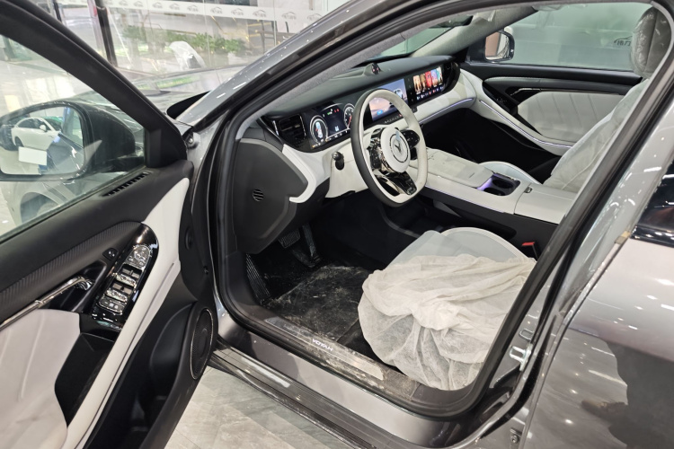 岚图汽车 岚图FREE 2025款 318 259km 四驱探索版中控内饰7005