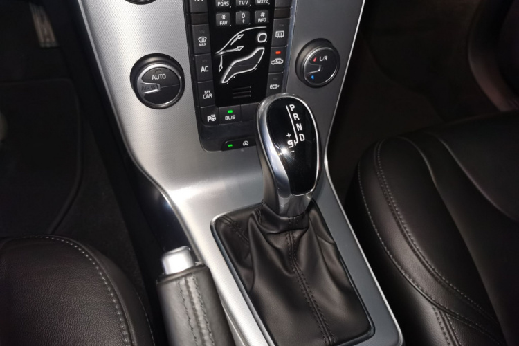 沃尔沃V40 2018款 T3 智雅版局部细节18