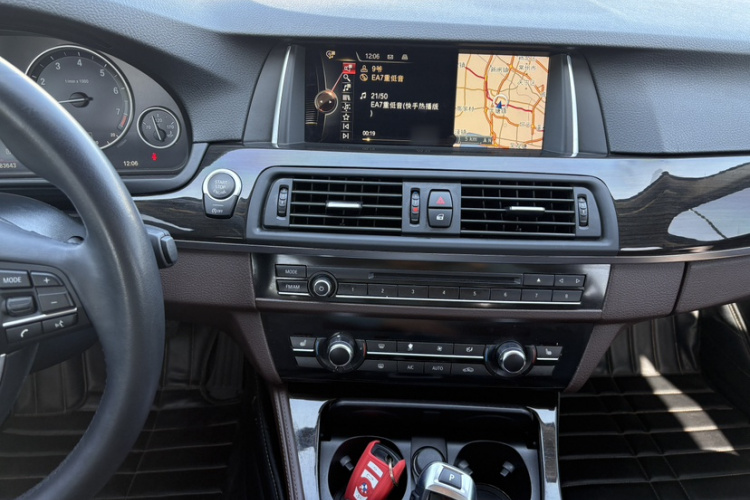 宝马5系 2014款 525Li 豪华设计套装局部细节16