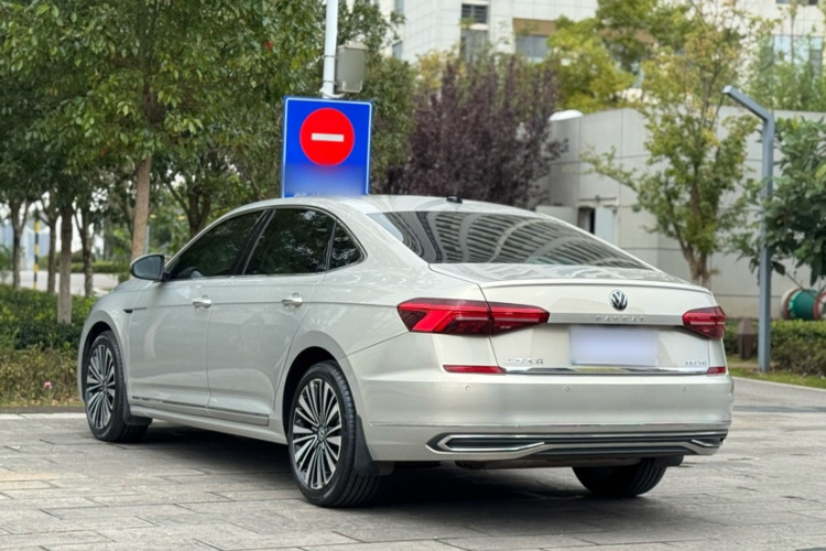 大众 帕萨特 2020款 改款 330TSI 豪华版 国VI车身外观6004