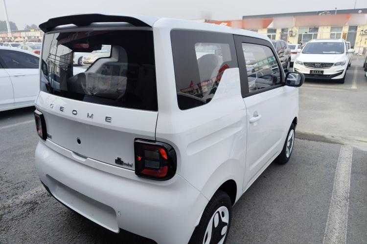 吉利银河 熊猫 2025款 210km 元气熊车身外观7