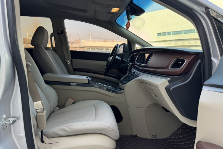 别克GL8 2017款 25S 舒适型 国V局部细节41