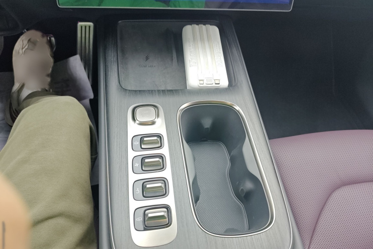 小米汽车 小米SU7 2024款 四驱超长续航高阶智驾Max版局部细节18