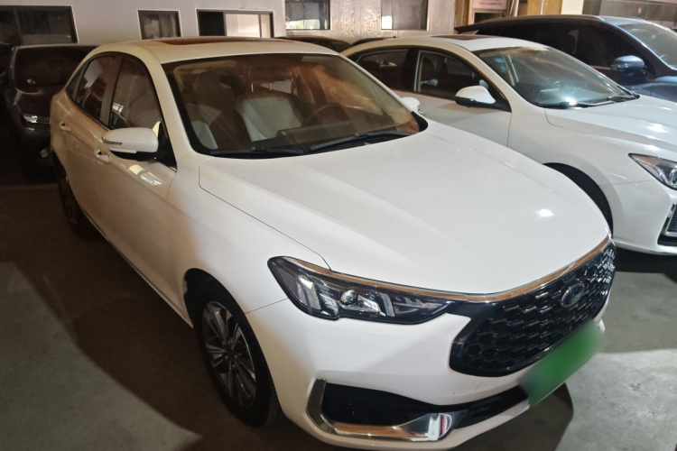 福特 福睿斯 2021款 1.5L 自动钻石版车身外观3