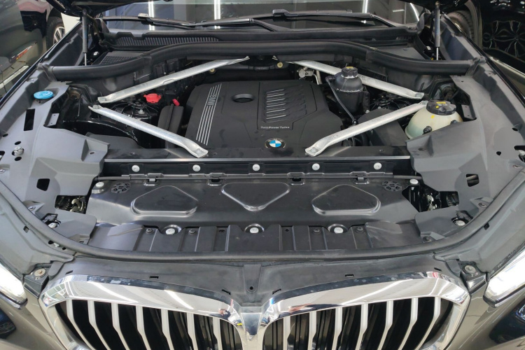 宝马X5(进口) 2019款 xDrive40i M运动套装机舱底盘24