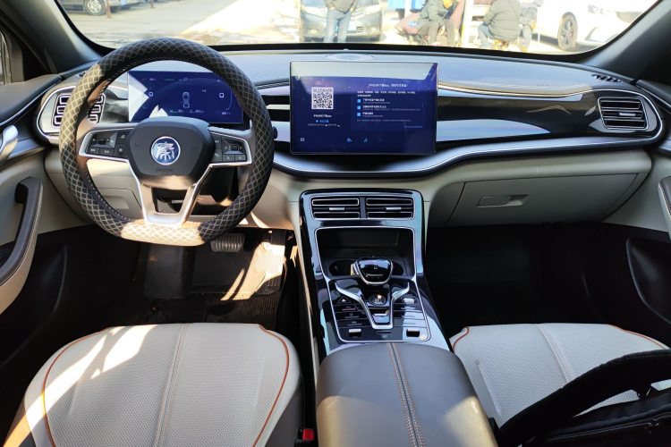 比亚迪 秦PLUS 2023款  冠军版 DM-i 120KM超越型中控内饰12