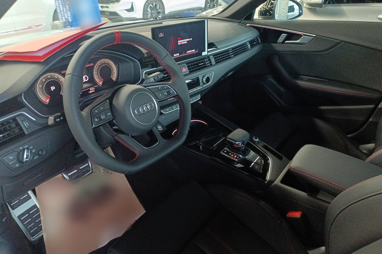 奥迪A4L 2025款 200万辆悦享版 40 TFSI 豪华动感型中控内饰7003