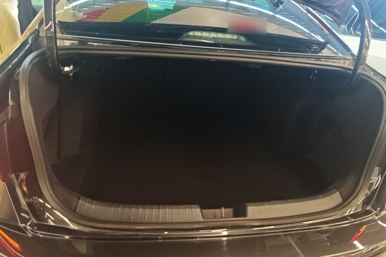 大众 速腾 2023款 300TSI DSG超越版机舱底盘23