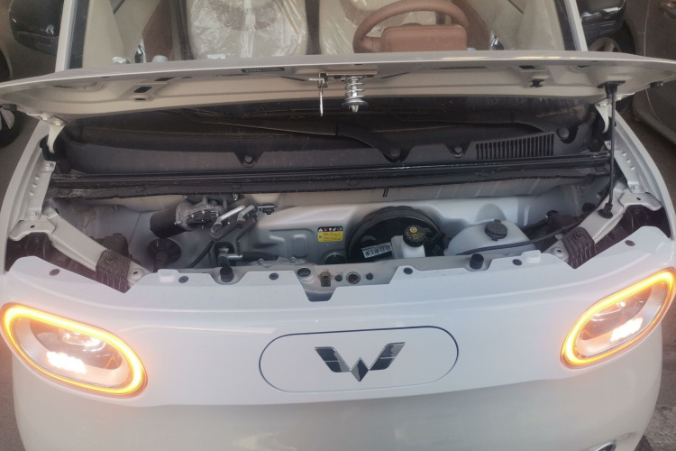 五菱汽车 宏光MINIEV 2024款 第三代 215km 青春版机舱底盘24