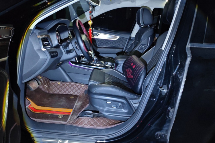 红旗HS7 2022款 3.0T 自动四驱智联旗领版 五座中控内饰19