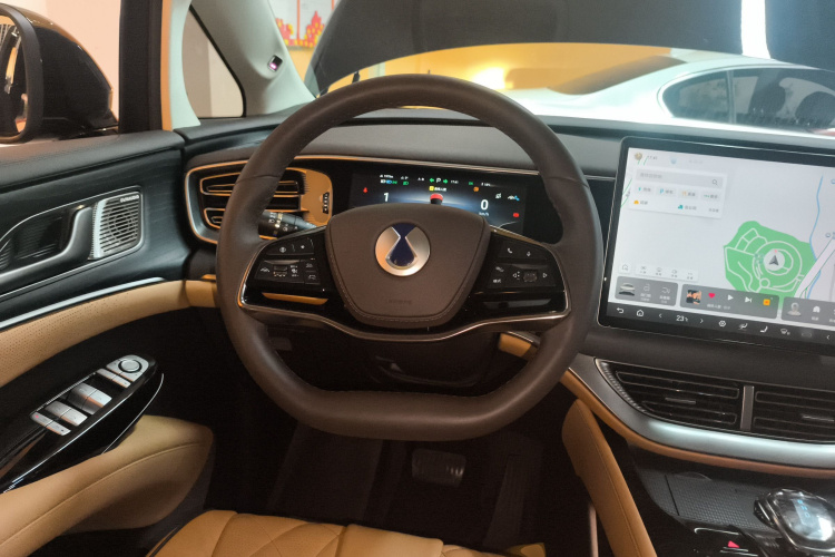 腾势D9 2024款 DM-i 980 四驱旗舰型中控内饰13