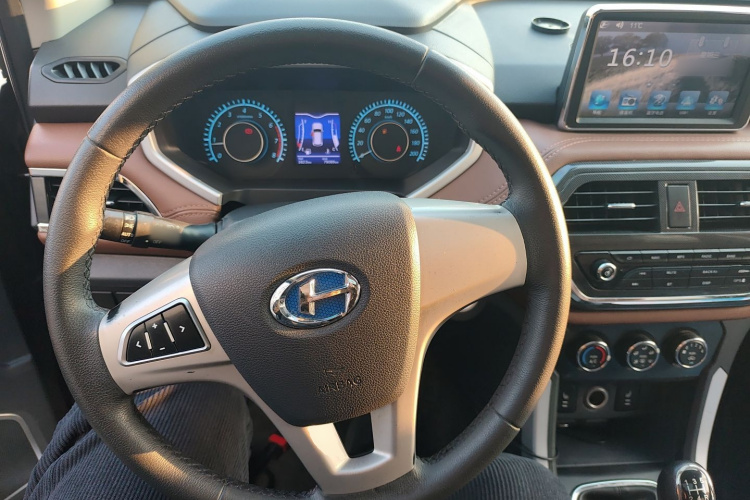 北汽昌河M70 2017款 1.5L 手动航空舱中控内饰13