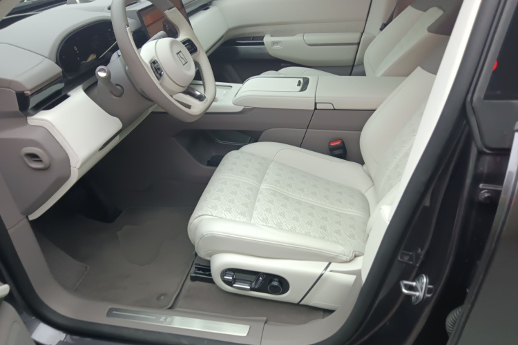 极氪7X 2025款 75kWh 后驱智驾版局部细节19