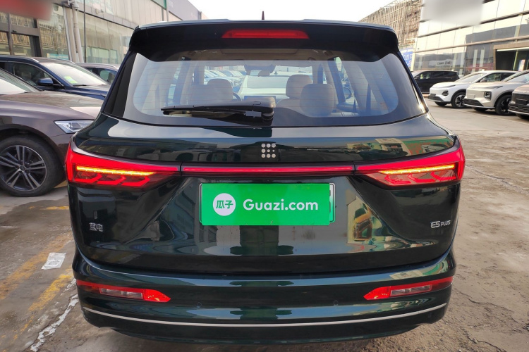 蓝电E5 PLUS 2025款 165km 长续航版PLUS 7座车身外观6