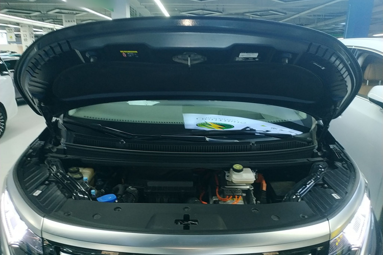 腾势D9 2022款 DM-i 970 四驱尊荣型局部细节24