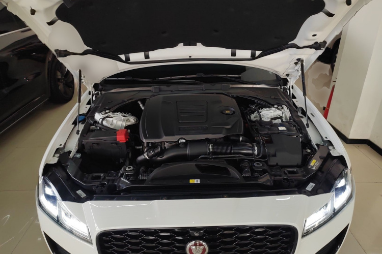 捷豹XFL 2021款 XFL 2.0T P250 四驱曜黑运动版机舱底盘24