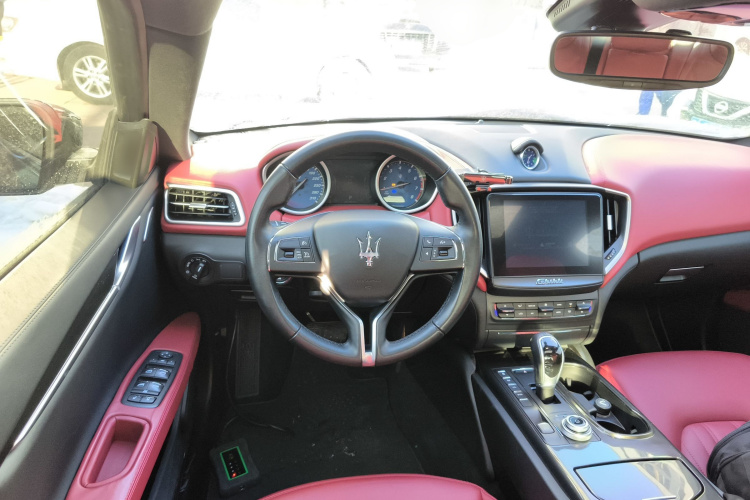 玛莎拉蒂 Ghibli 2017款 3.0T 标准版中控内饰13