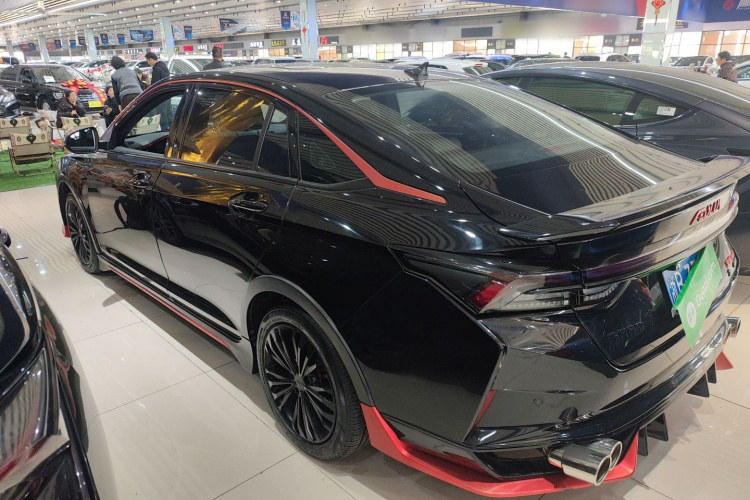 东风风神 奕炫MAX 2021款 1.5T 暗夜锋芒版车身外观4