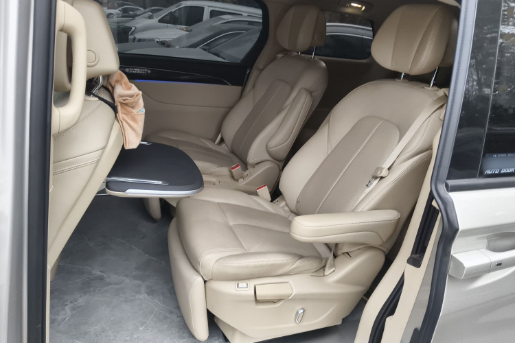 别克GL8 2022款 ES陆尊 653T 尊享型中控内饰21