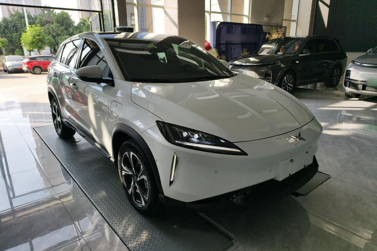 小鹏G3 2020款 520 尊享版车身外观3