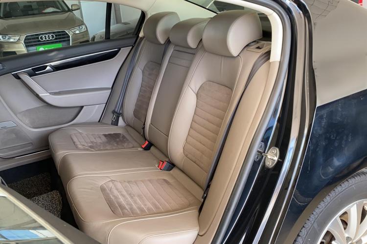 大众 迈腾 2015款 改款 1.8TSI 豪华型中控内饰7001