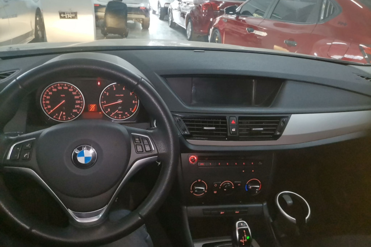 宝马X1 2014款 sDrive18i 时尚型中控内饰12