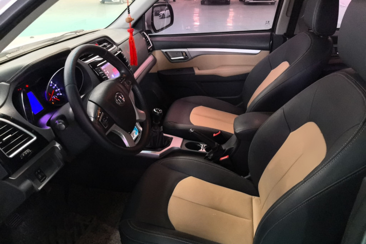 长城 风骏6 2014款 2.0T两驱领航型4D20B中控内饰7003