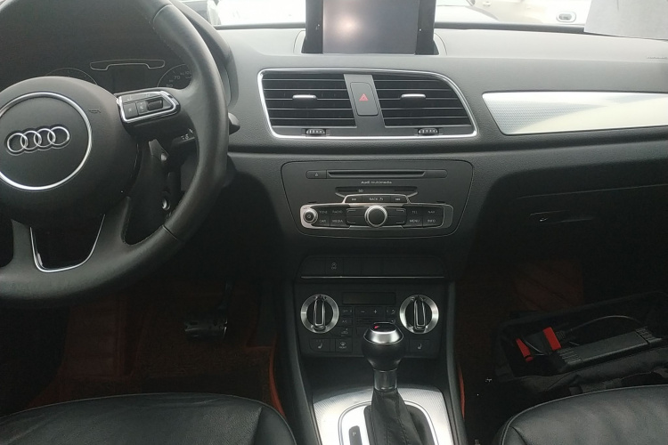 奥迪Q3 2013款 35 TFSI 舒适型局部细节16